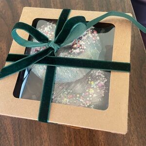 Pair of delectable non-toxic bath bombs | Made with essential oils & goat's milk